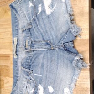ABERCROMBIE AND FITCH DISTRESSED LADIES' SHORTS SIZE W27